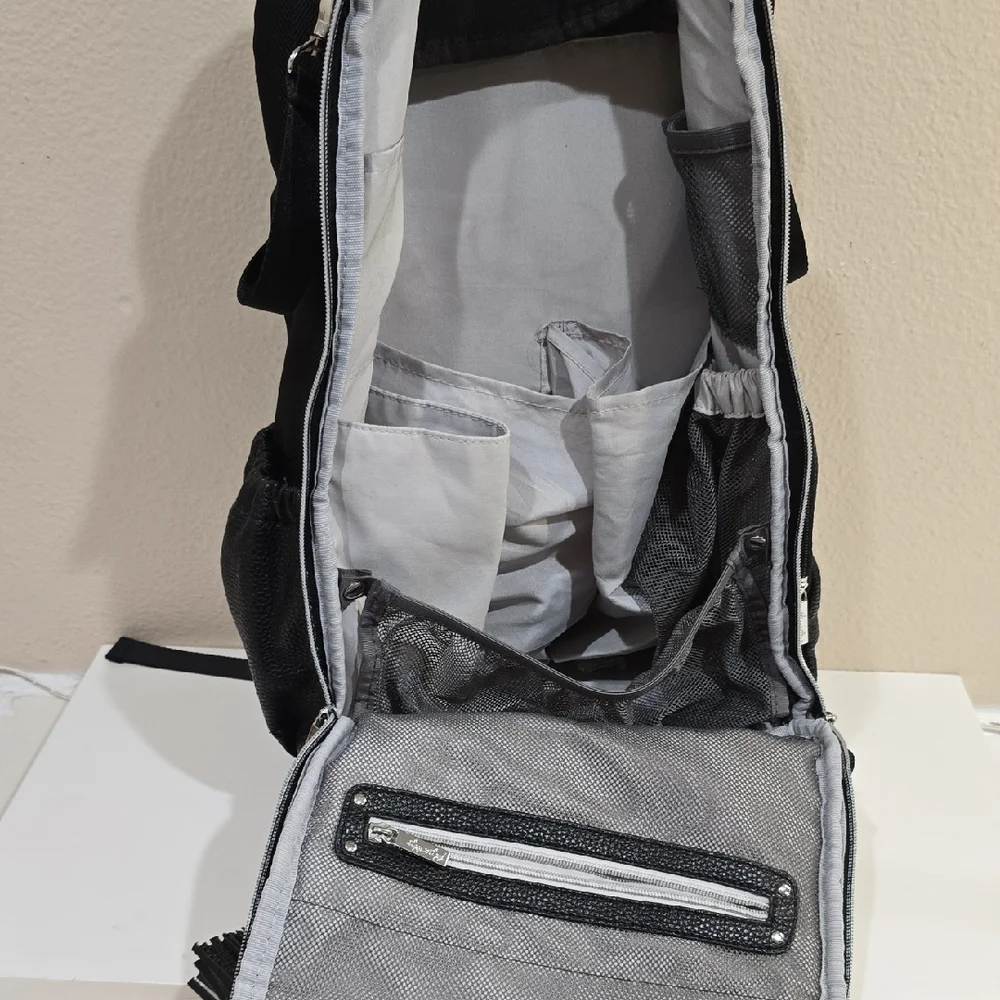 Itzy Ritzy Black Diaper Backpack with Tassel Charm 🖤🖤